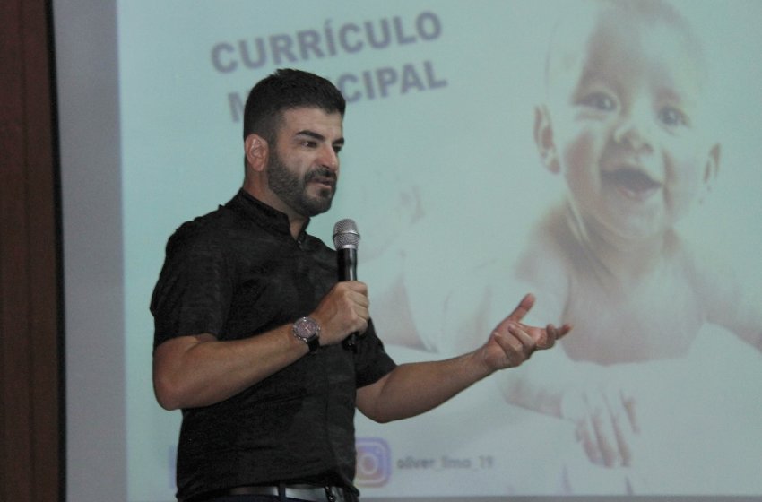 EDUCAÇÃO DE JAGUARIÚNA PROMOVE DIA DE PALESTRAS PARA PROFESSORES DA EDUCAÇÃO INFANTIL