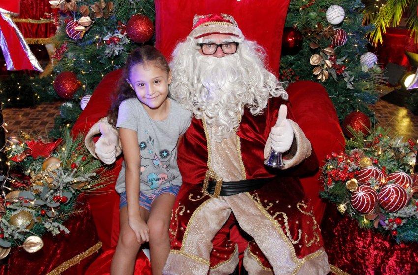 PAPAI NOEL CHEGA HOJE À NOITE EM JAGUARIÚNA; CONFIRA A PROGRAMAÇÃO