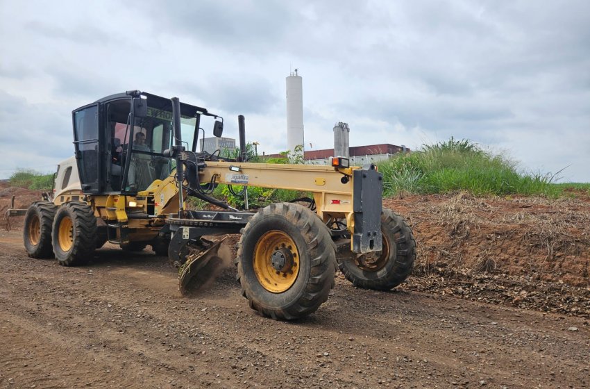 PREFEITURA REALIZA SERVIÇOS DE MANUTENÇÃO EM ESTRADAS DE TERRA