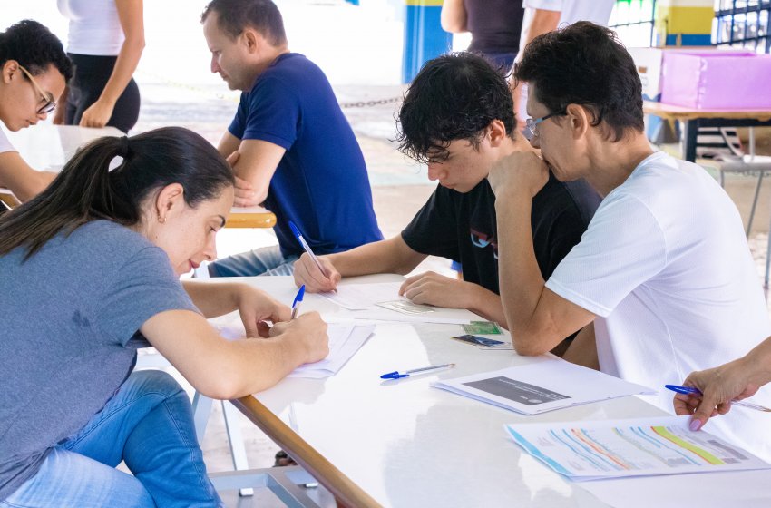 AUXÍLIO TRANSPORTE PARA ESTUDANTES TEM 300 INSCRIÇÕES NO PRIMEIRO DIA 