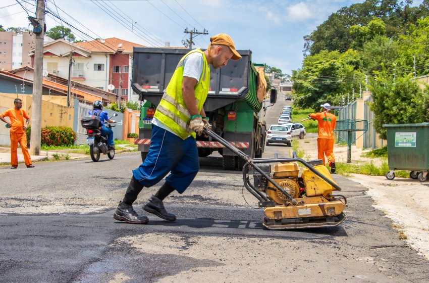 NOVA JAGUARIÚNA RECEBE MAIS UMA OPERAÇÃO TAPA-BURACOS 