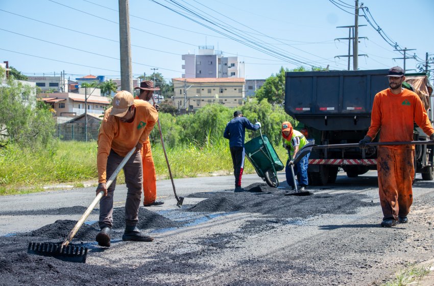 PREFEITURA REALIZA OPERAÇÃO TAPA-BURACOS NESTA SEXTA