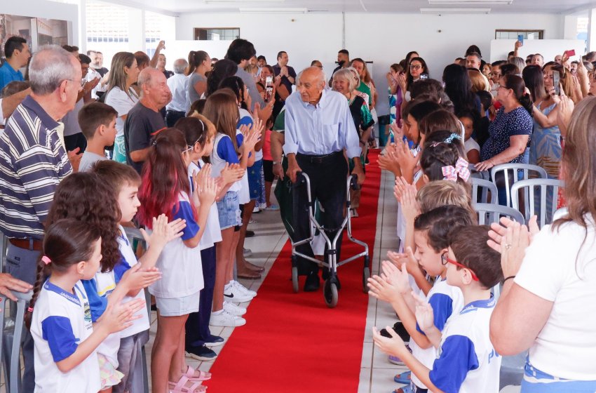 EMOÇÃO MARCA INAUGURAÇÃO DA NOVA ESCOLA MUNICIPAL CORONEL AMÂNCIO BUENO