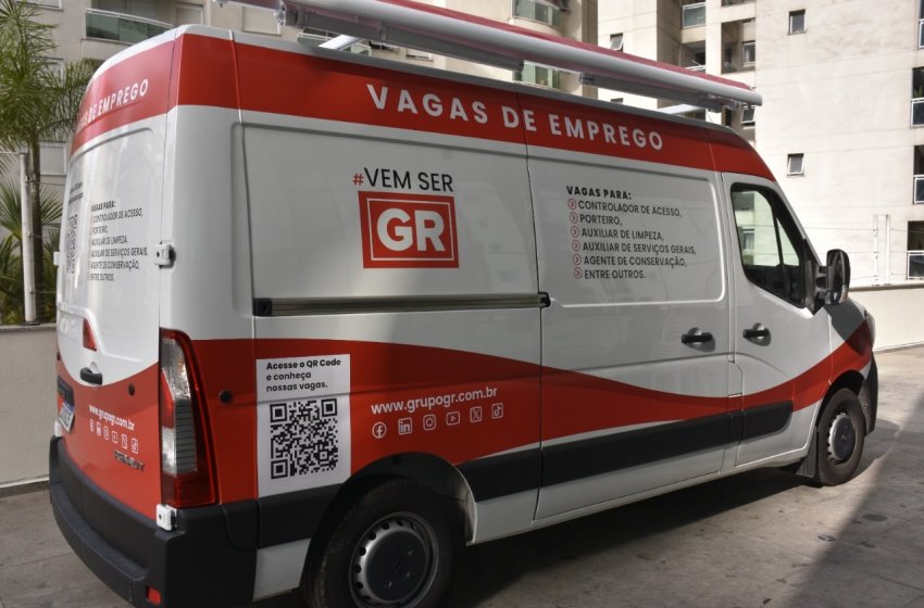 PAT DE JAGUARIÚNA RECEBE AÇÃO DE EMPREGABILIDADE DO GRUPO GR COM VAN ADAPTADA PARA ENTREVISTAS