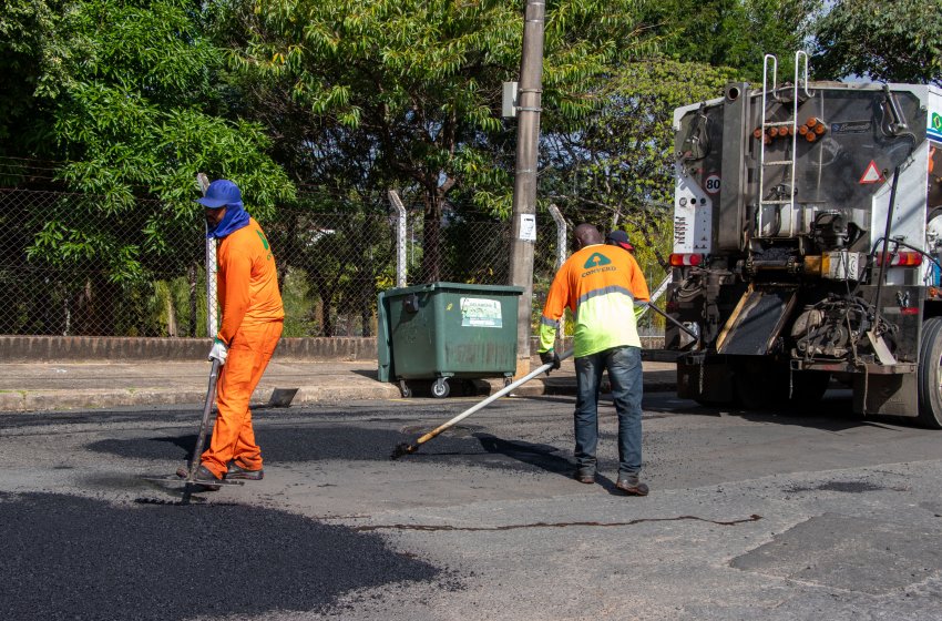 PREFEITURA REALIZA OPERAÇÃO TAPA-BURACOS NESTA SEXTA