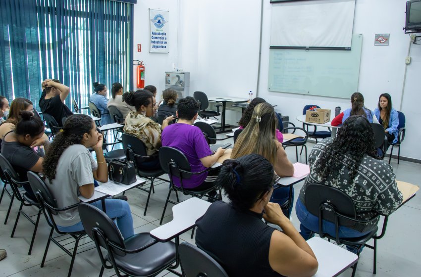 36 PESSOAS PARTICIPAM DO MUTIRÃO DE EMPREGO DA JBS NO PAT DE JAGUARIÚNA