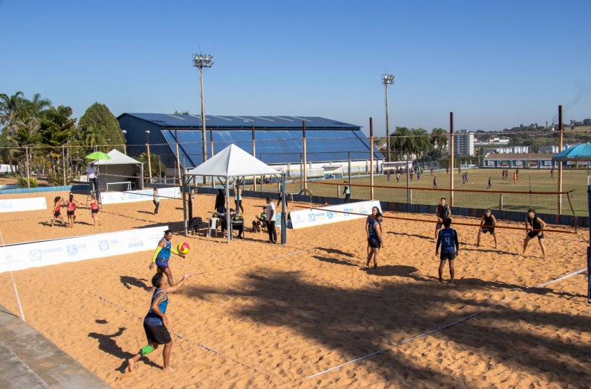   ETAPA REGIONAL DO VÔLEI DE PRAIA PARA QUARTETOS SERÁ NESTE DOMINGO NO AZULÃO