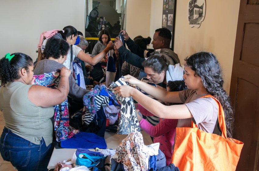 MORADORES DE GUEDES RECEBERAM O PROGRAMA ‘JAGUARIÚNA SOLIDÁRIA’ NESTA QUARTA