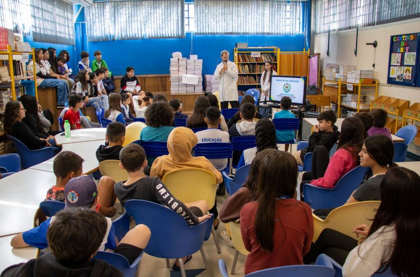 PREFEITURA DE JAGUARIÚNA LEVA CONHECIMENTO SOBRE SAÚDE PÚBLICA A MAIS DE 2.500 ALUNOS