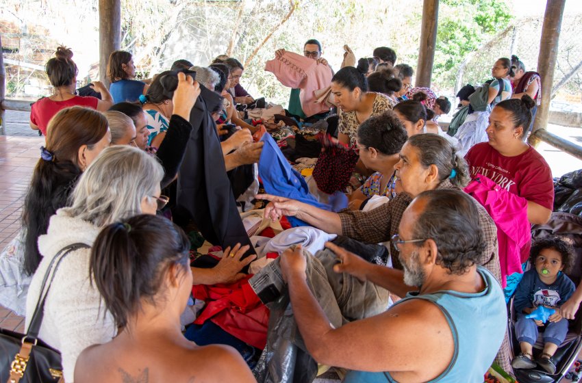BAIRRO FLORIANÓPOLIS RECEBEU NESTA QUINTA PROGRAMA JAGUARIÚNA SOLIDÁRIA