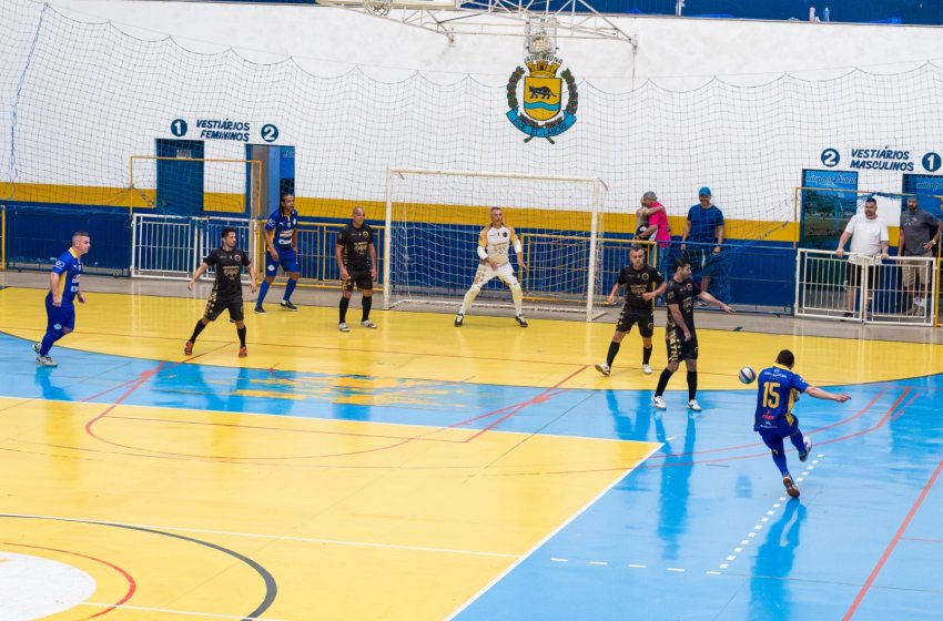 MUNICIPAL DE FUTSAL TEVE 83 GOLS MARCADOS NAS TAÇAS PRATA E OURO