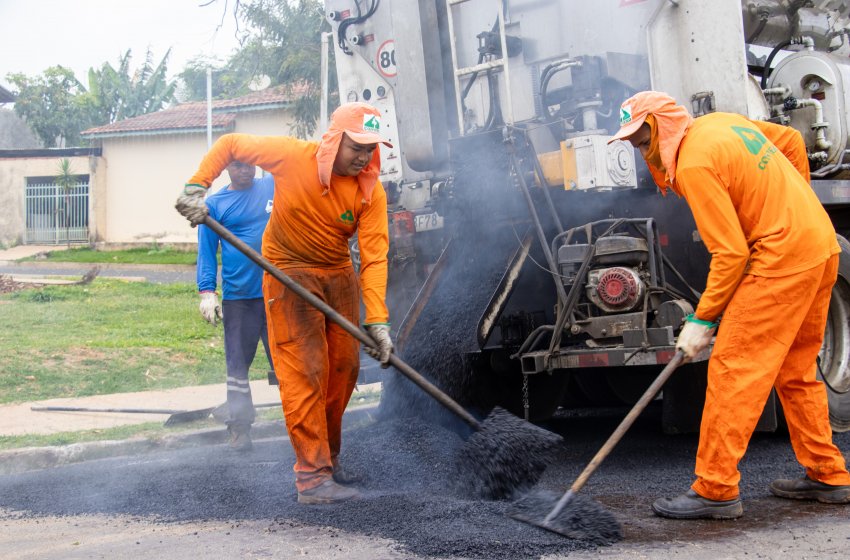 PREFEITURA REALIZA OPERAÇÃO TAPA-BURACOS NESTA SEGUNDA