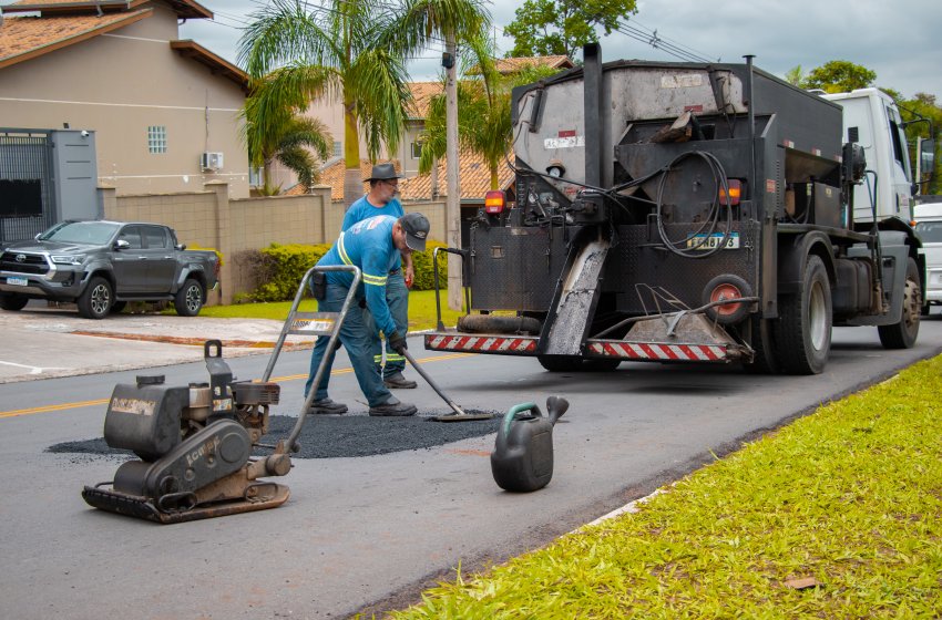 APÓS CHUVA INTENSA PREFEITURA VOLTA A REALIZAR OPERAÇÃO TAPA-BURACOS