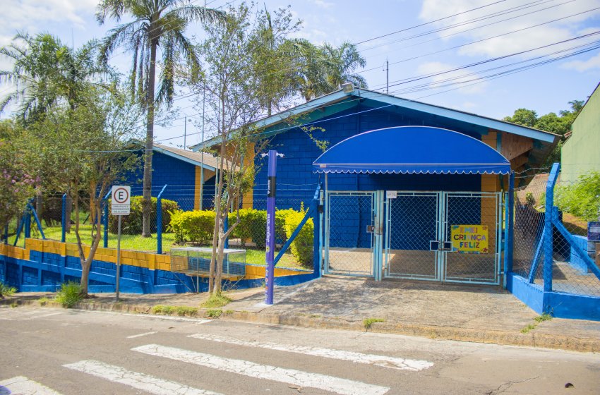 PREFEITURA DE JAGUARIÚNA REALIZA PINTURA EM TODAS AS ESCOLAS MUNICIPAIS