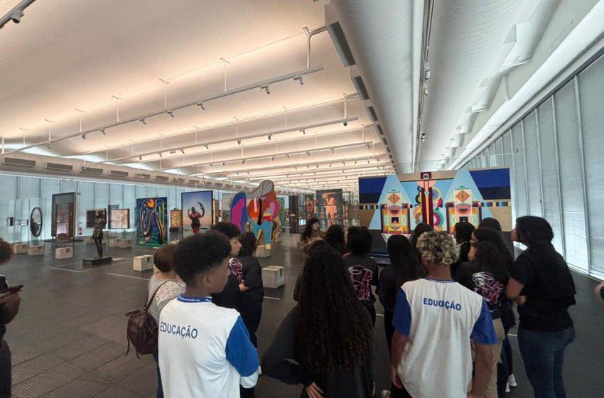 ALUNOS DE JAGUARIÚNA VISITAM O MASP EM AÇÃO CULTURAL DA SECRETARIA DE EDUCAÇÃO E SKY