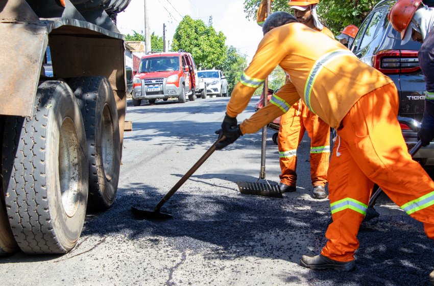PREFEITURA REALIZA OPERAÇÃO TAPA-BURACOS NESTA SEGUNDA