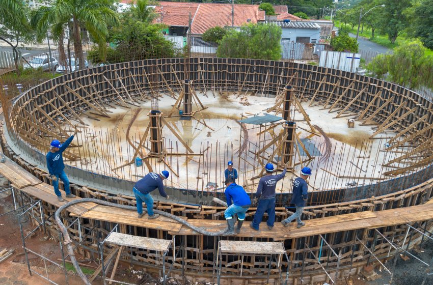 PREFEITURA INICIA CONCRETAGEM DAS PAREDES DO NOVO RESERVATÓRIO DO SÃO JOSÉ
