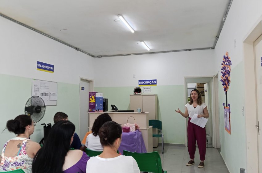 JAGUARIÚNA PROMOVE AÇÃO SOBRE O FEVEREIRO ROXO E LARANJA NA UBS SANTO ANTÔNIO DO JARDIM