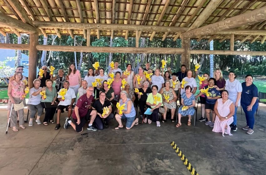 CENTRO DIA DO IDOSO SEDIA ENTREGA DE ÓVOS DE PÁSCOA