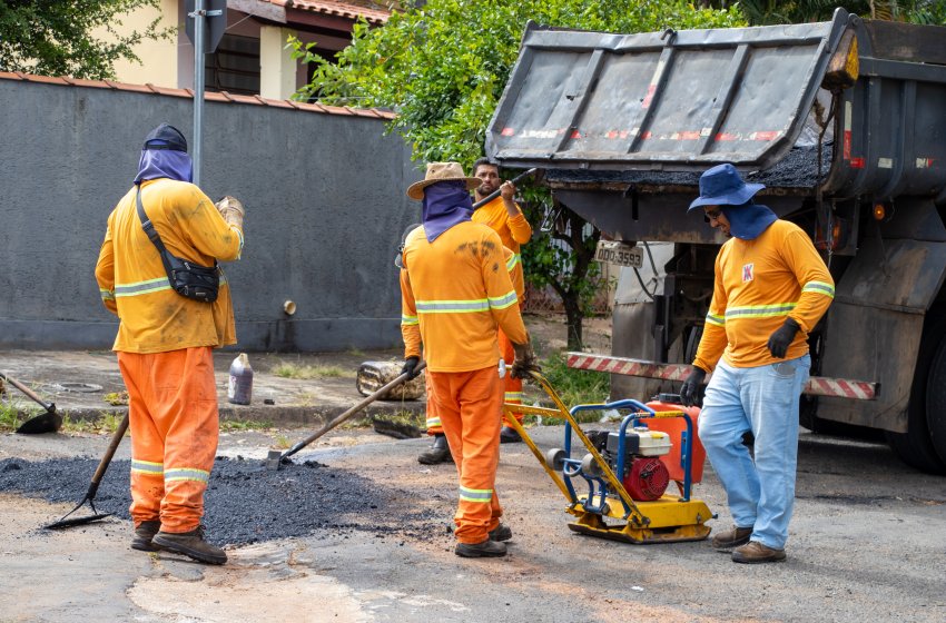 PREFEITURA REALIZA OPERAÇÃO TAPA-BURACOS NESTA QUARTA