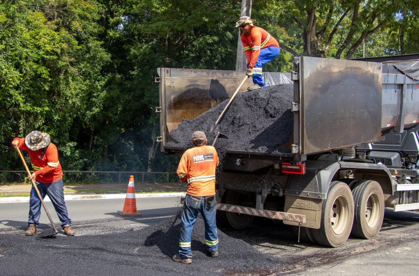  PREFEITURA REALIZA OPERAÇÃO TAPA-BURACOS EM VÁRIOS PONTOS DE JAGUARIÚNA