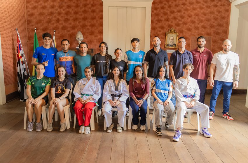 EM SOLENIDADE NA PREFEITURA, CONTRATOS DO PROGRAMA BOLSA ATLETA DE JAGUARIÚNA SÃO ASSINADOS