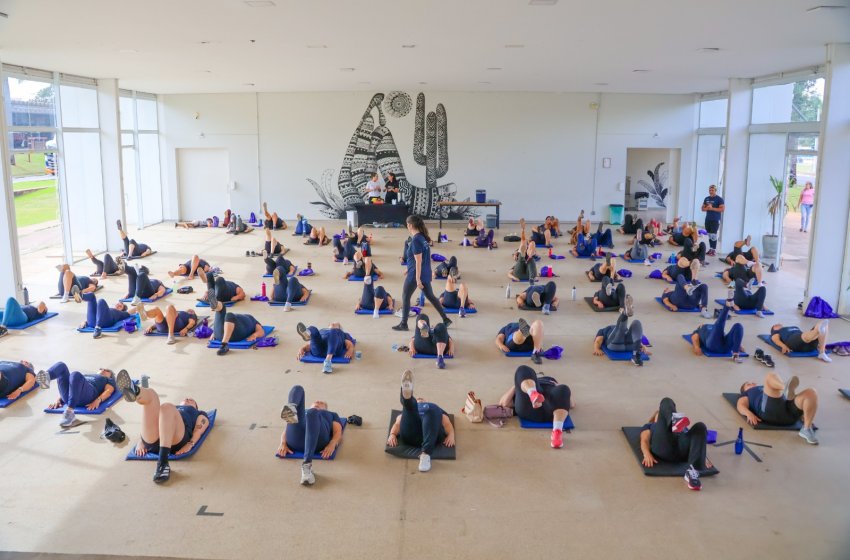 WELLNESS PILATES DAY REÚNE ALUNAS DO PROATIV EM MANHÃ DE SAÚDE E HOMENAGEM AO DIA DAS MÃES