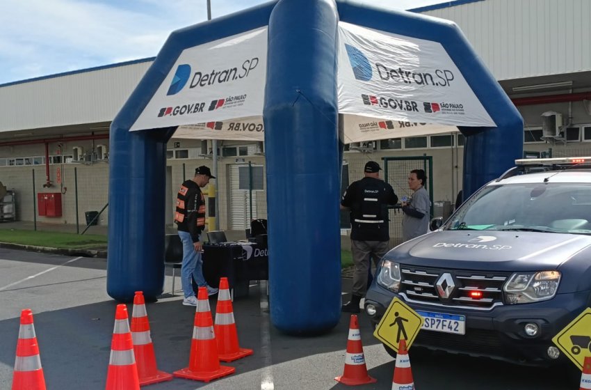 MAIO AMARELO: MOBILIDADE PROMOVE ATIVIDADE EM PARCERIA COM DETRAN NA JAGUAR PLÁSTICOS