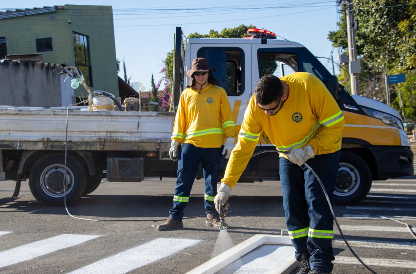 MOBILIDADE REALIZA PINTURA DE SINALIZAÇÃO DE SOLO NESTA QUARTA