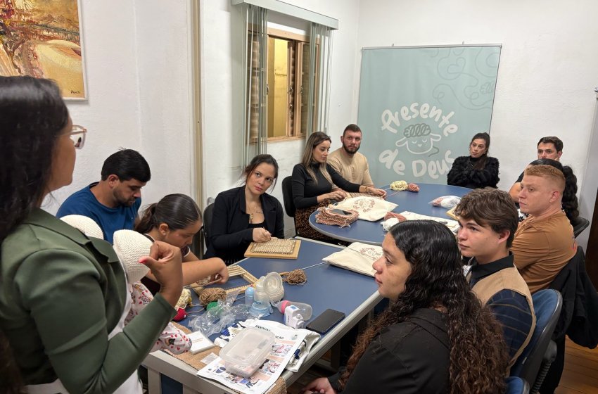 FUNDO SOCIAL PROMOVE ENCONTRO ESPECIAL DO PROJETO PRESENTE DE DEUS COM PARTICIPAÇÃO DOS PAIS