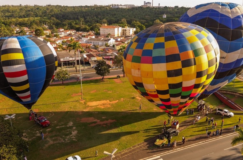 JAGUARIÚNA INICIA OPERAÇÃO DE BALONISMO E AMPLIA ATRAÇÕES TURÍSTICAS DA CIDADE