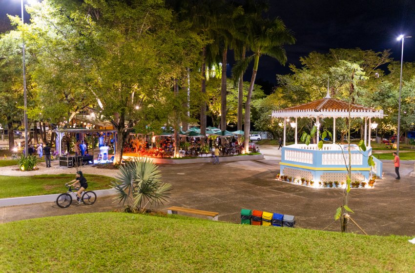 PRAÇA SANTA CRUZ REVITALIZADA É ENTREGUE PELA PREFEITURA DE JAGUARIÚNA