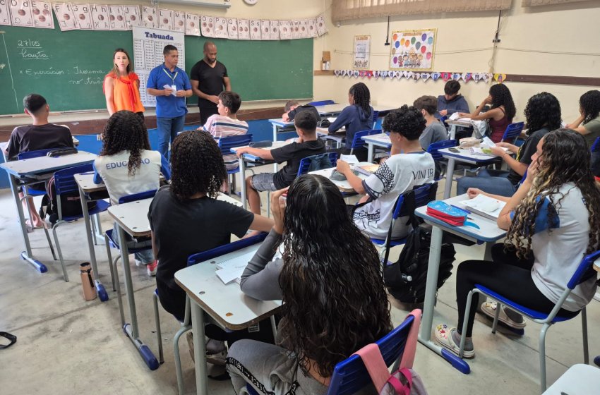 JAGUARIÚNA ENCERRA AÇÕES DO MAIO LARANJA COM CONSCIENTIZAÇÃO EM ESCOLA