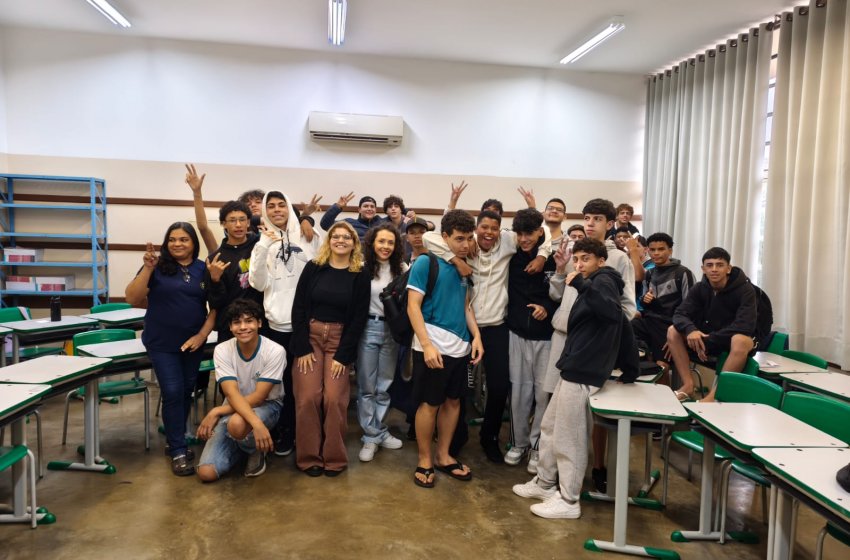 SAÚDE LEVA DEBATE SOBRE BULLYING E SAÚDE MENTAL ÀS ESCOLAS ESTADUAIS DE JAGUARIÚNA