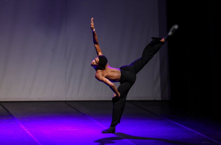 BAILARINO JAGUARIUNENSE FORMADO NA ESCOLA DAS ARTES CONQUISTA PRÊMIOS E GARANTE VAGA PARA FESTIVAL INTERNACIONAL