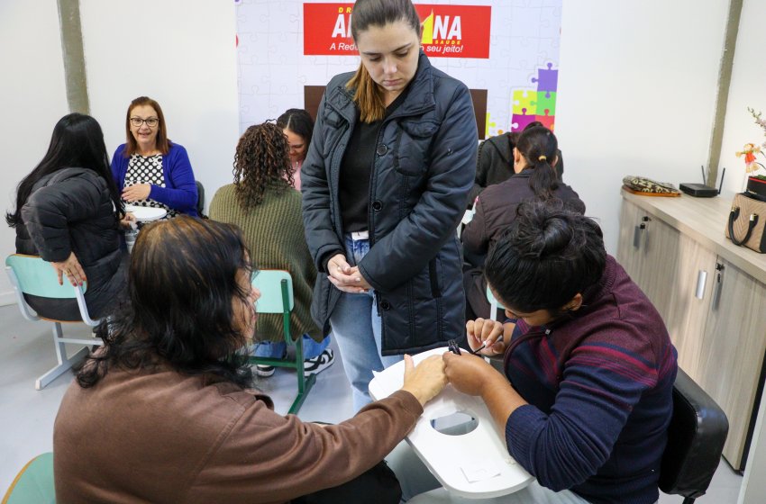 MANHÃ DE CUIDADOS LEVA BELEZA, ACOLHIMENTO E VALORIZAÇÃO ÀS MÃES ATÍPICAS NO CENTRO MUNICIPAL DO AUTISMO