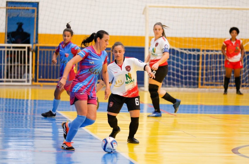 COPA JAGUARIÚNA DE FUTSAL DEFINE FINALISTAS
