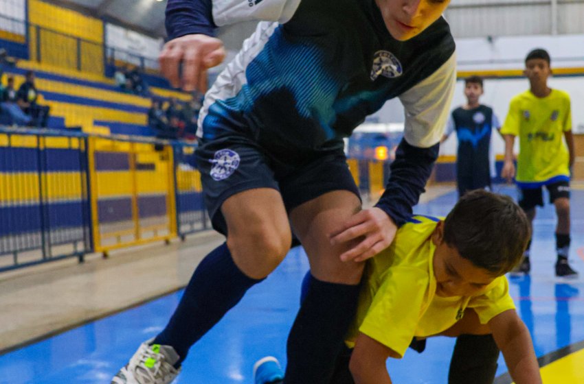 EQUILÍBRIO E MUITOS GOLS MARCAM ABERTURA DA COPA DE FUTSAL EM TRÊS CATEGORIAS