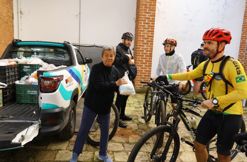 FUNDO SOCIAL RECEBE DOAÇÃO DE ALIMENTOS ARRECADADOS DO JAGUARIÚNA MOUNTAIN BIKE DAY