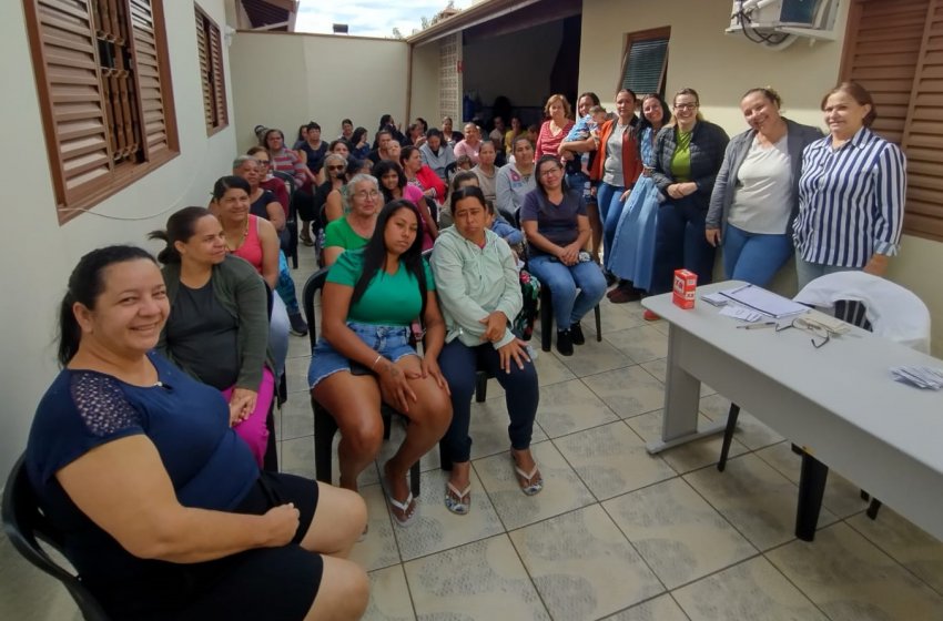 AGOSTO LILÁS: CRAS FLORIANÓPOLIS E CASA DA MULHER PROMOVEM AÇÃO COMUNITÁRIA  