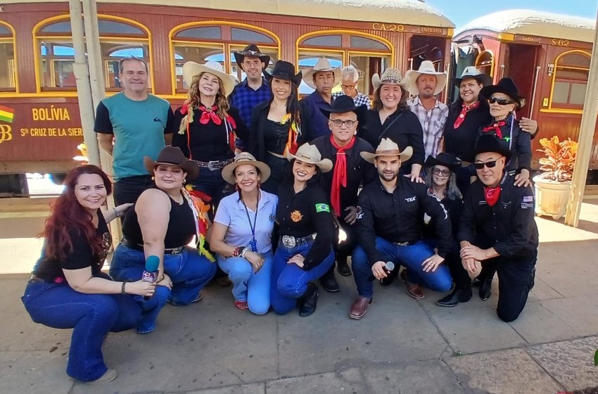 ALUNOS DE DANÇA COUNTRY DA ESCOLA DAS ARTES SE APRESENTAM NO RECEPTIVO DA MARIA FUMAÇA NESTE DOMINGO