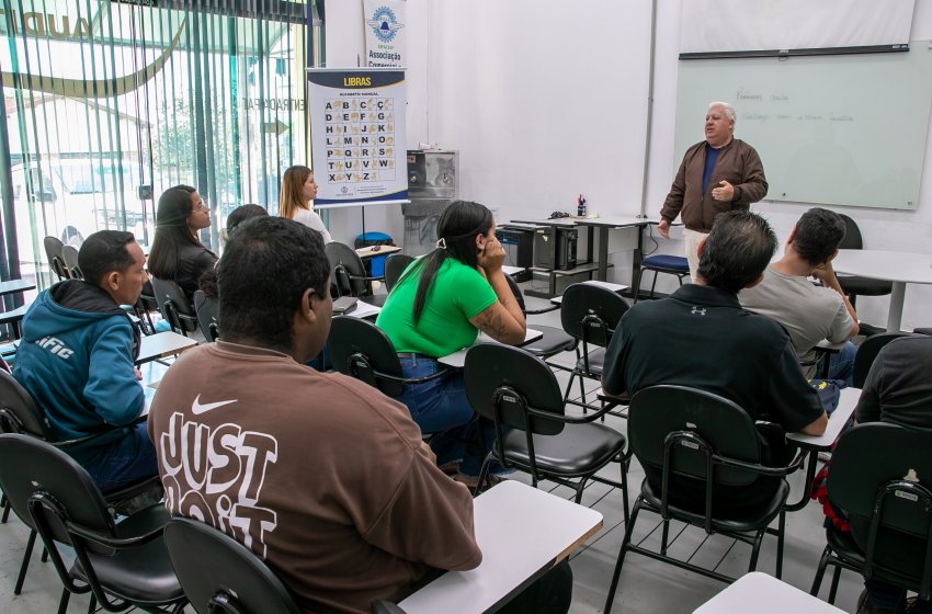 PAT REALIZA MUTIRÃO PARA VAGAS DE TRABALHO NO RODEIO DE JAGUARIÚNA