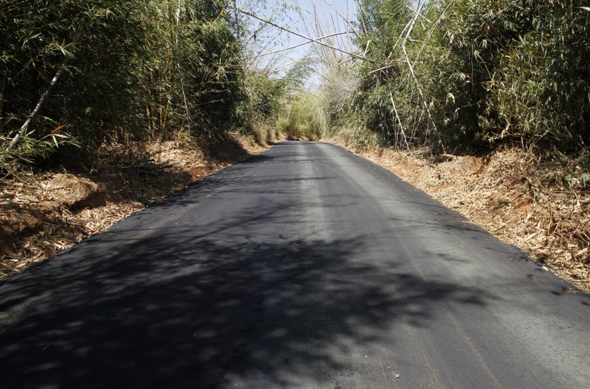 OBRA DE PAVIMENTAÇÃO DA ESTRADA DO TANQUINHO É RETOMADA EM JAGUARIÚNA 