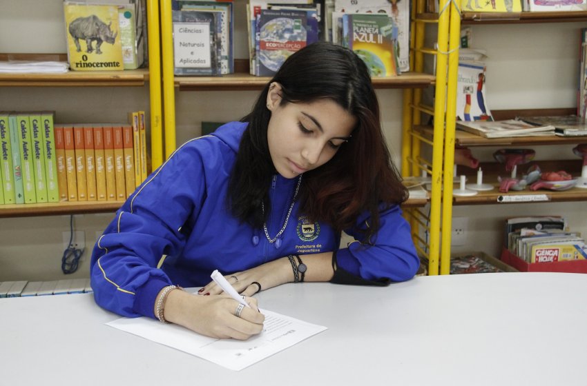 POESIA DE ESTUDANTE DE JAGUARIÚNA FICA ENTRE AS 10 MELHORES DO CONCURSO “EPTV NA ESCOLA”